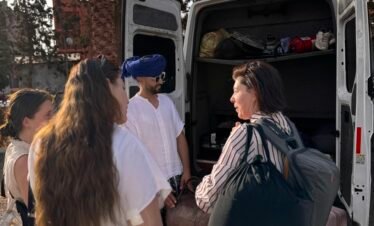 condoctur yassin con las cliantes