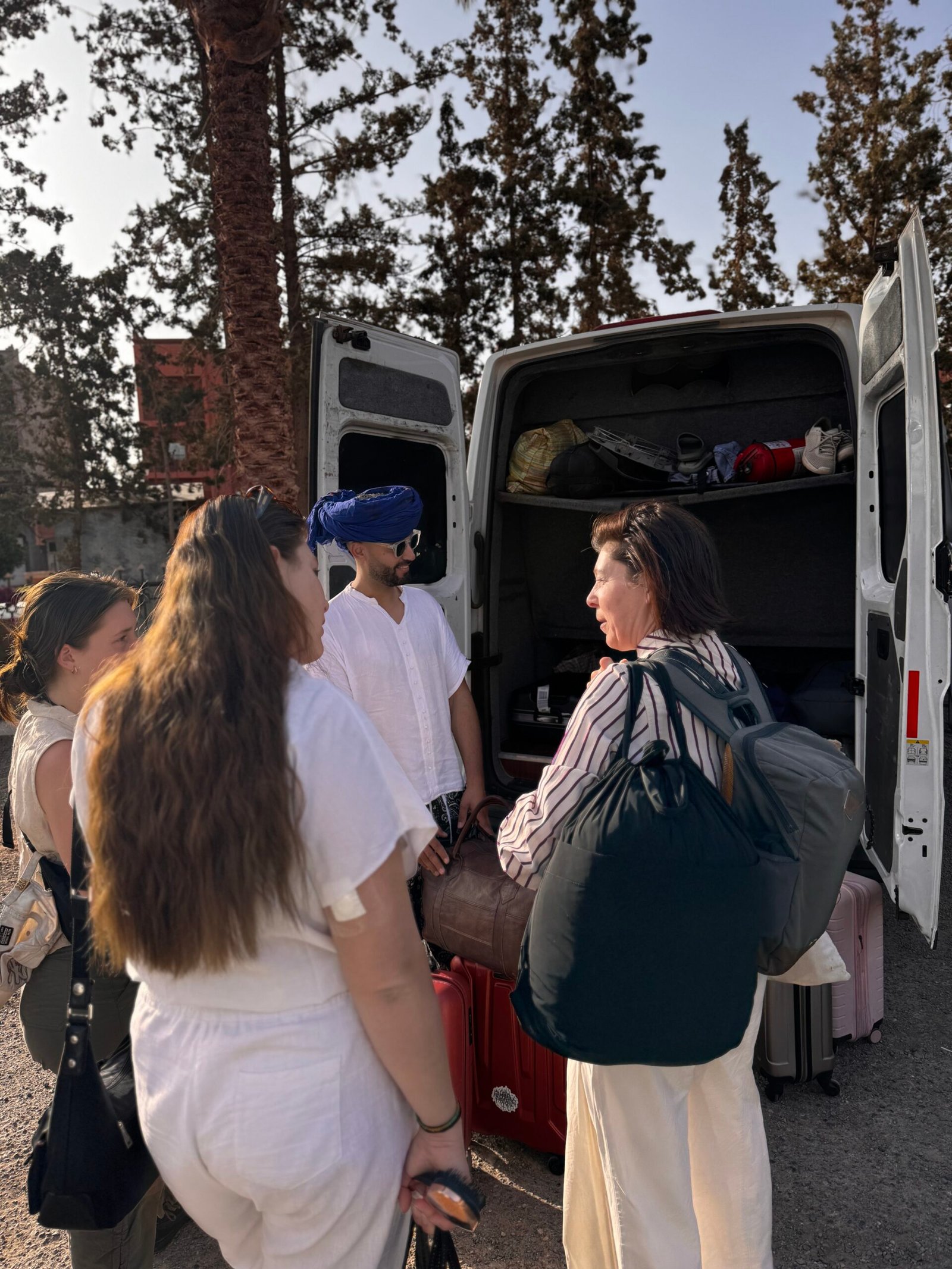 condoctur yassin con las cliantes